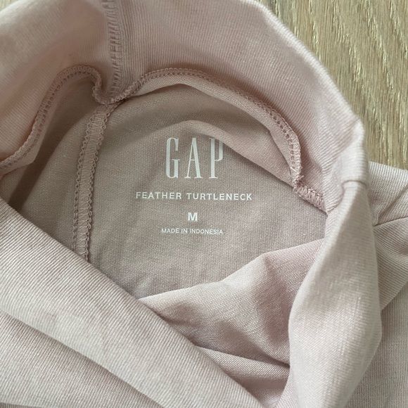 NWT Gap feather mock turtleneck soft pink M - Picture 3 of 4